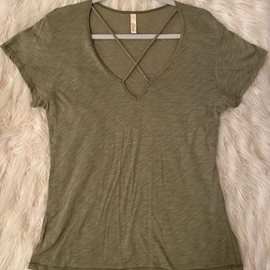 Elan Criss Cross Front, green T-Shirt-Medium